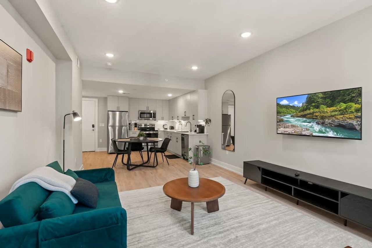 901 Canal Street #1316457P - Photo 3 of 15