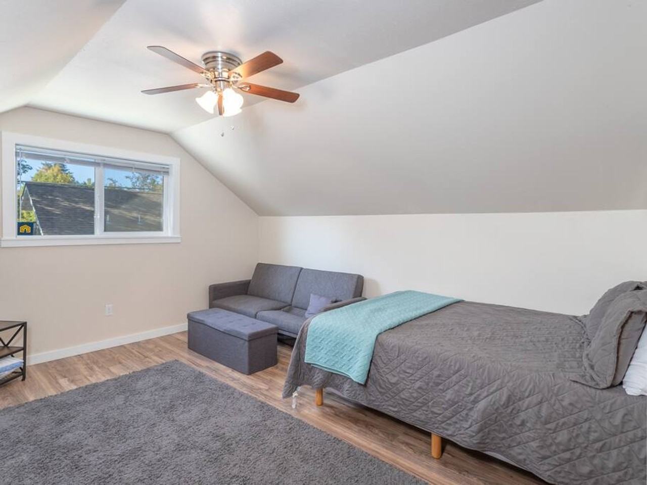 1427 E Hays St #1324056P - Photo 2 of 17