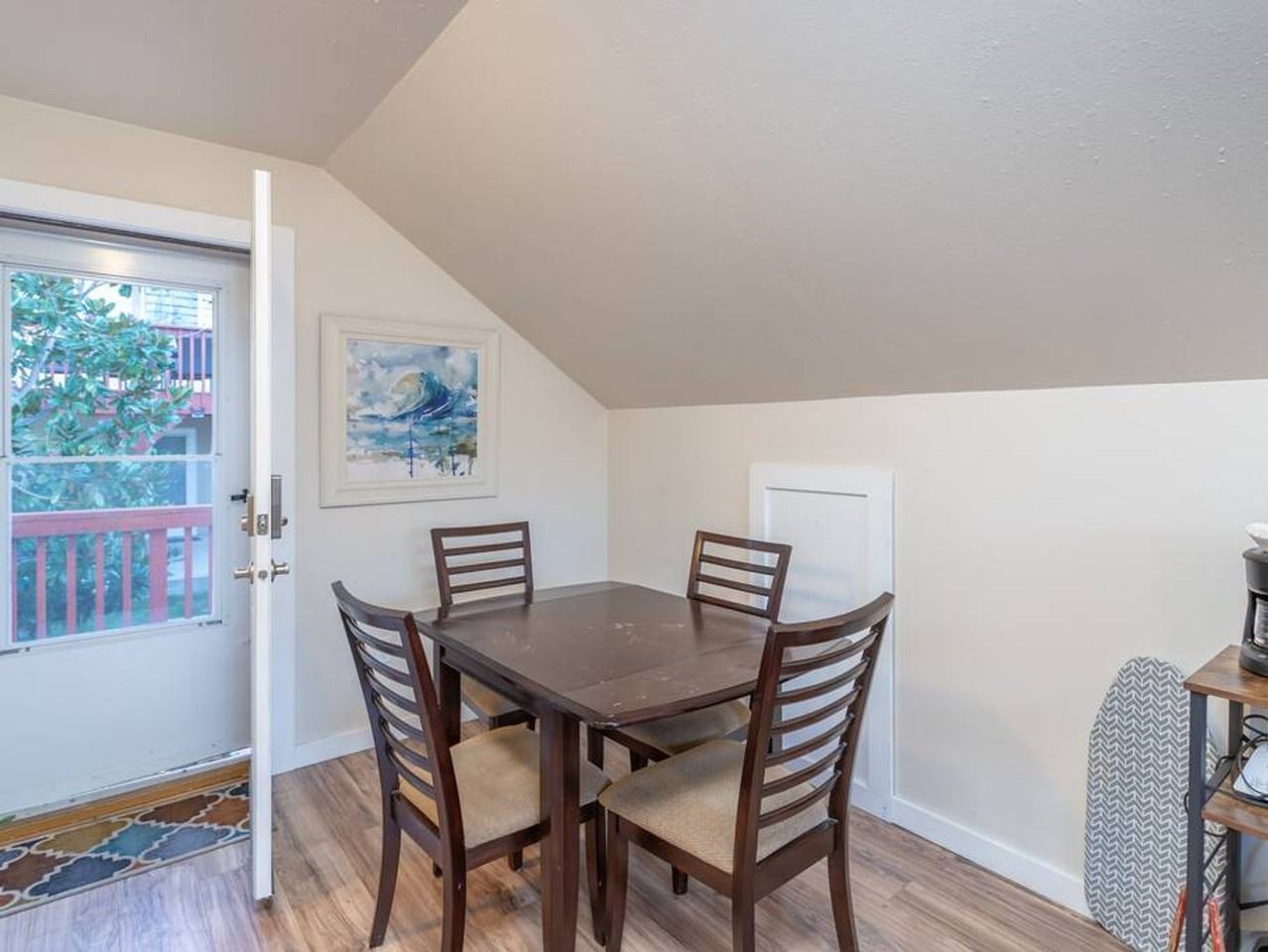 1427 E Hays St #1324056P - Photo 3 of 17