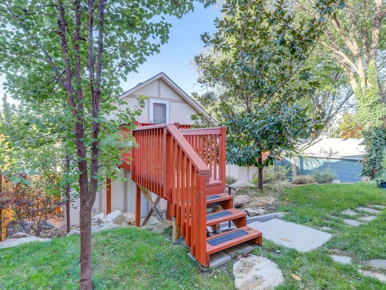 1427 E Hays St #1324056P - Photo 4 of 17