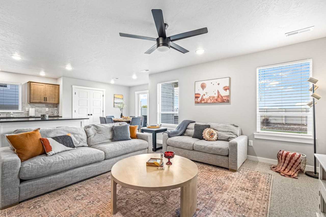 5126 E Sylvan Hart Dr #1322143P - Photo 4 of 43