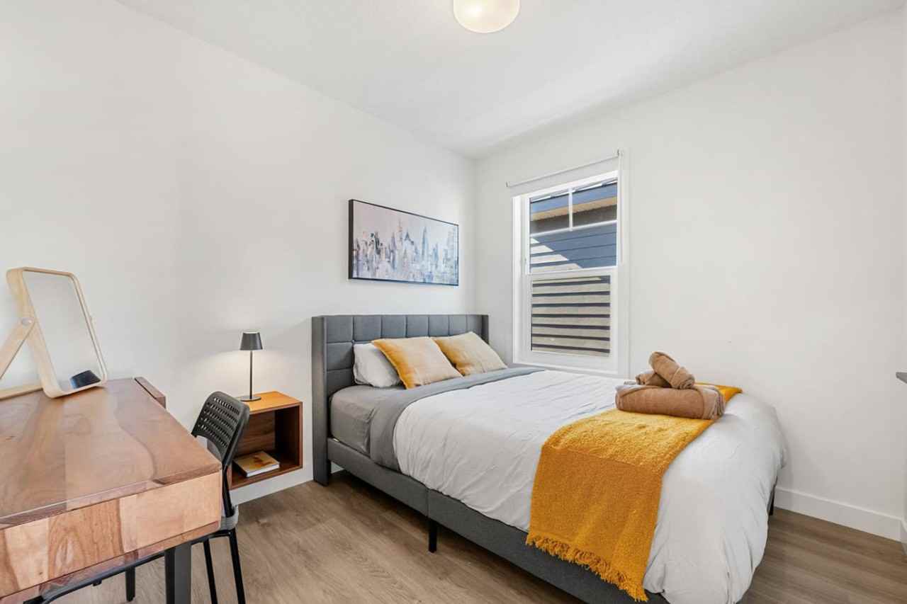 2231 81 St Sw #1322112P - Photo 5 of 40