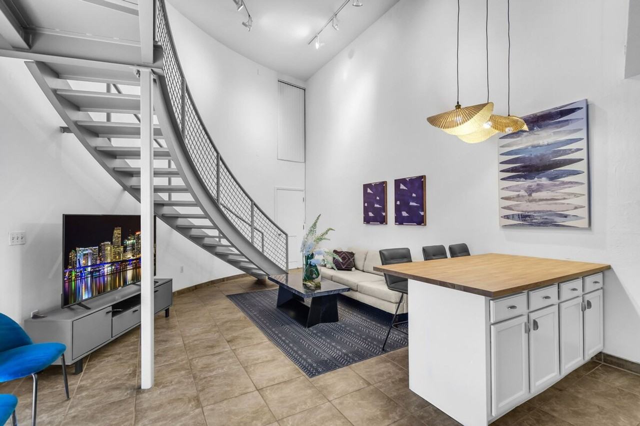 3225 Sw 58th Ave #1324007P - Photo 2 of 32