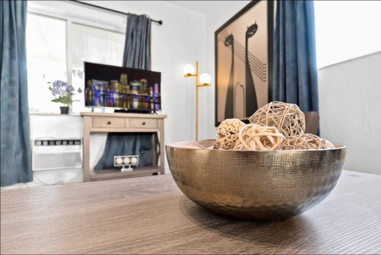 1023 Nw 23rd Ave #1323992P - Photo 3 of 26