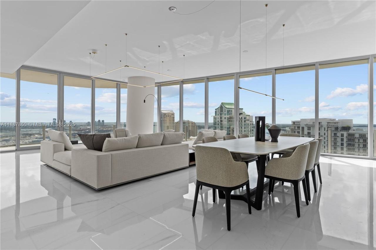 Biscayne Blvd Way & SE 2nd Ave - Photo 3 of 37