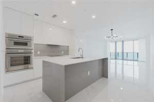 featured image of NE 24th St & Biscayne Blvd