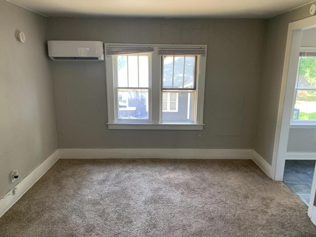 201 S Lowry St - Photo 2 of 11