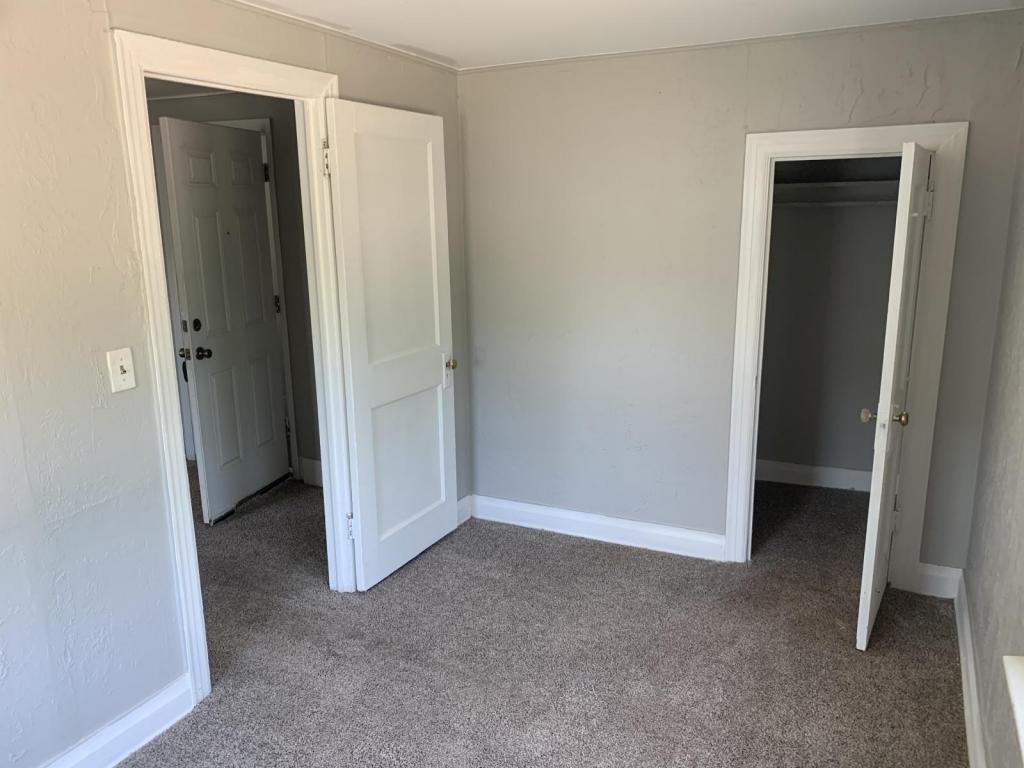 201 S Lowry St - Photo 4 of 11