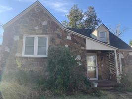 featured image of 1909 E Randolph Ave