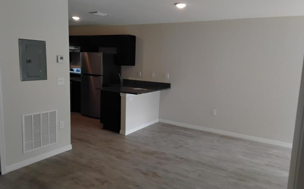 9426 Manashee Dr - Photo 3 of 24