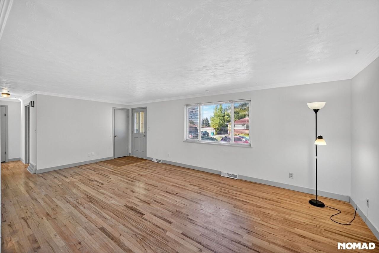 108 Birch Ave - Photo 4 of 36