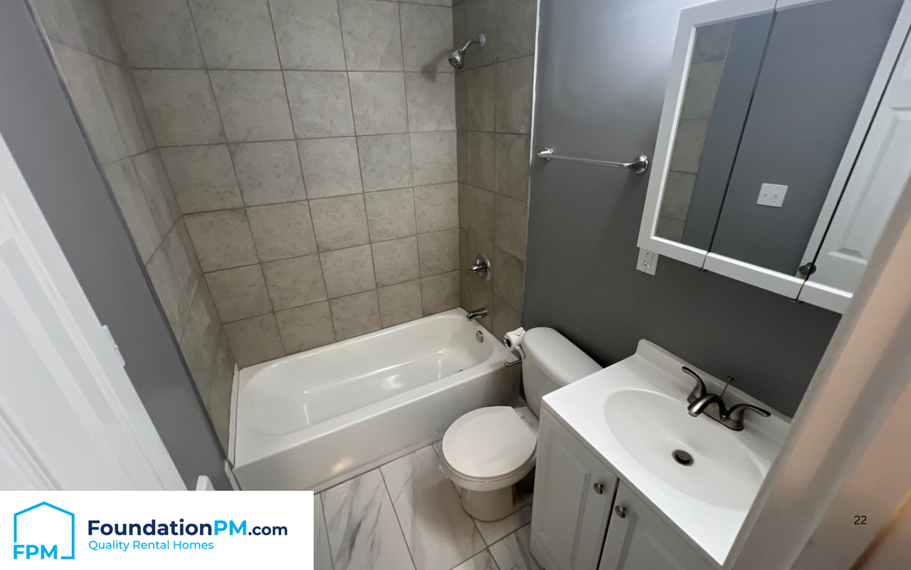 728 Saint Paul Ave #3 - Photo 6 of 10