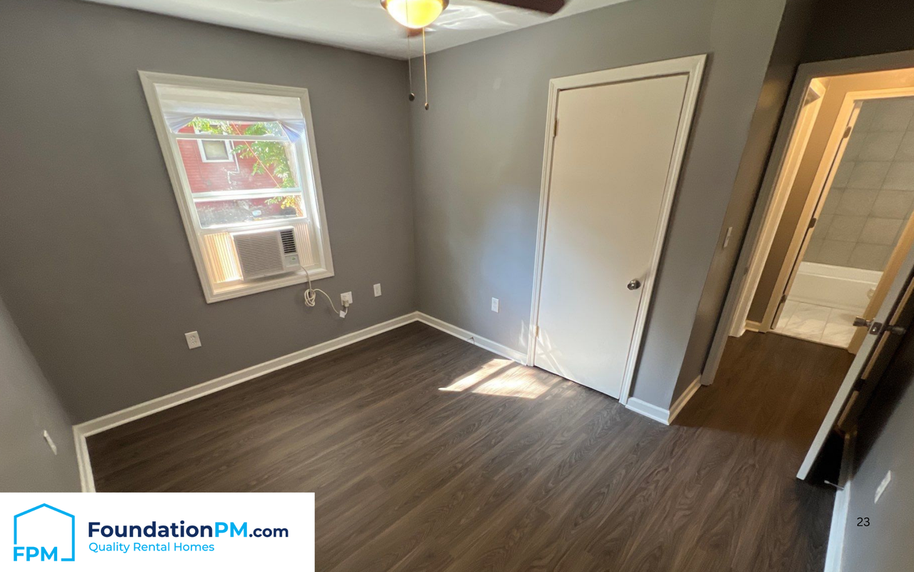 728 Saint Paul Ave #3 - Photo 3 of 10