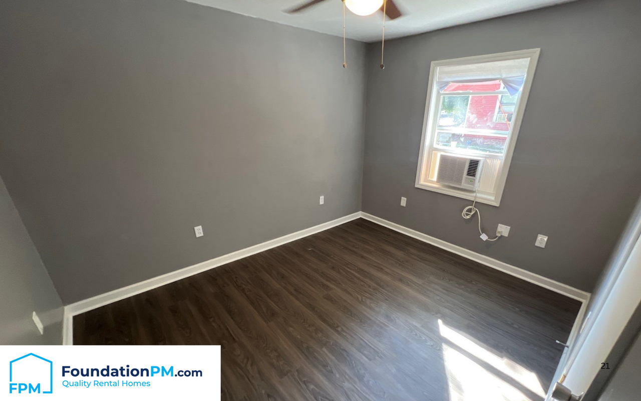 728 Saint Paul Ave #3 - Photo 7 of 10