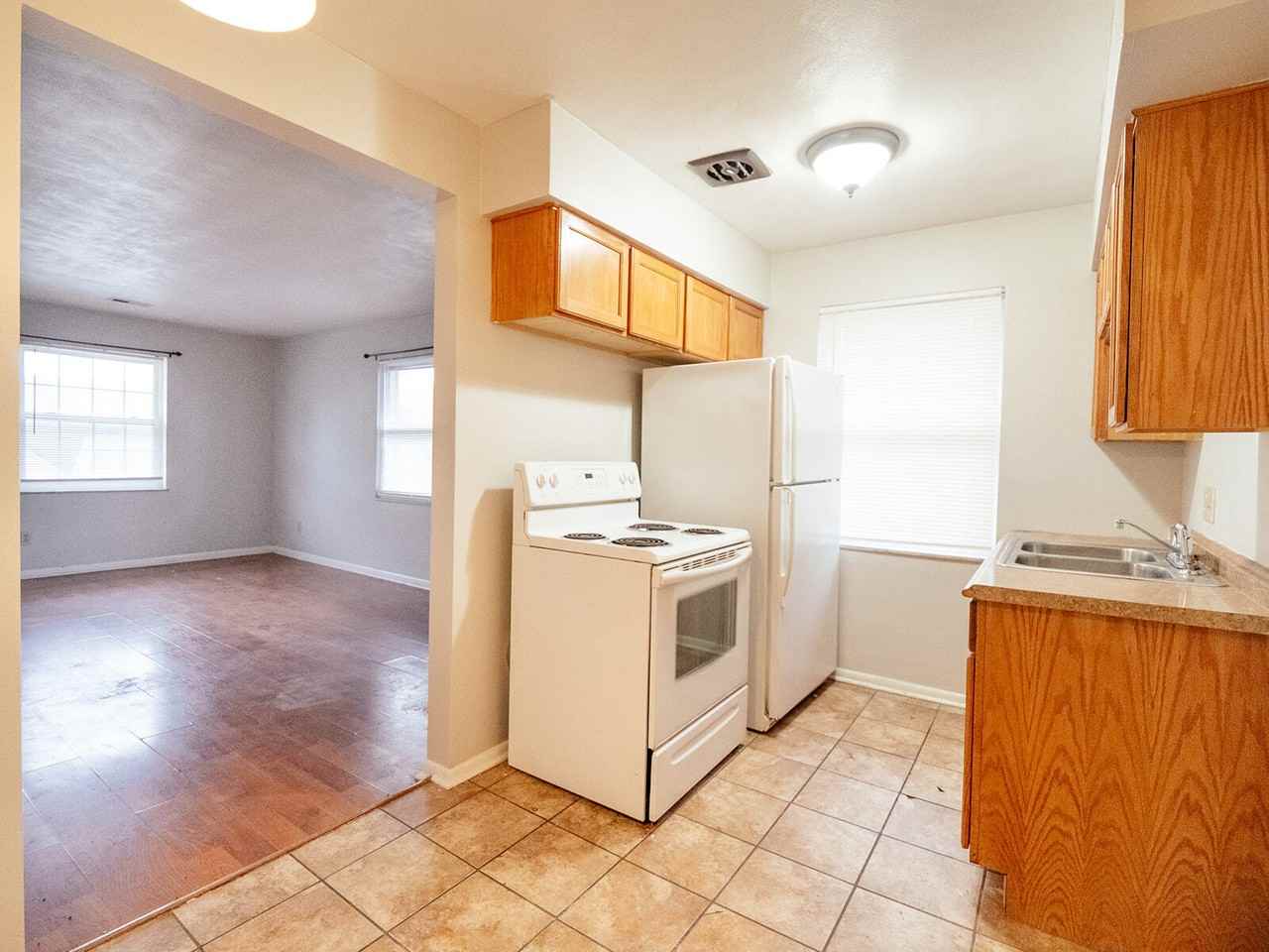 3605 East 5th Street #C - Photo 3 of 10