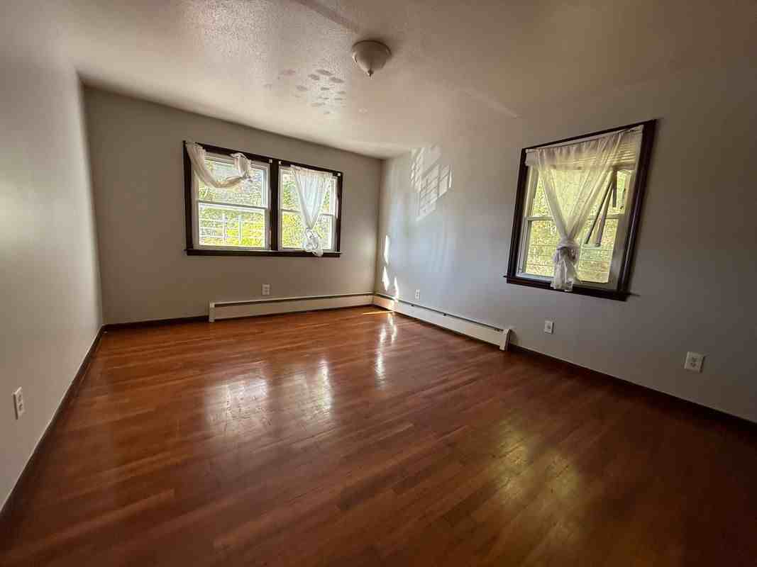 64 Niagara St ##1w - Photo 3 of 5