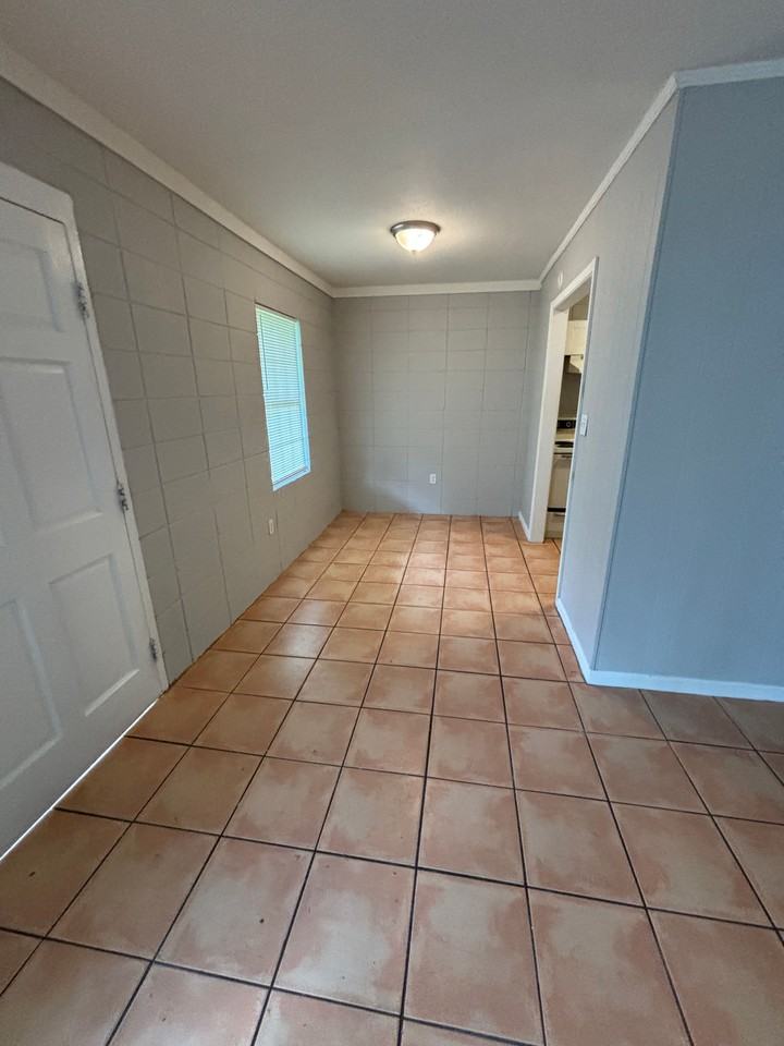 1632 Highland Street #10 - Photo 4 of 9