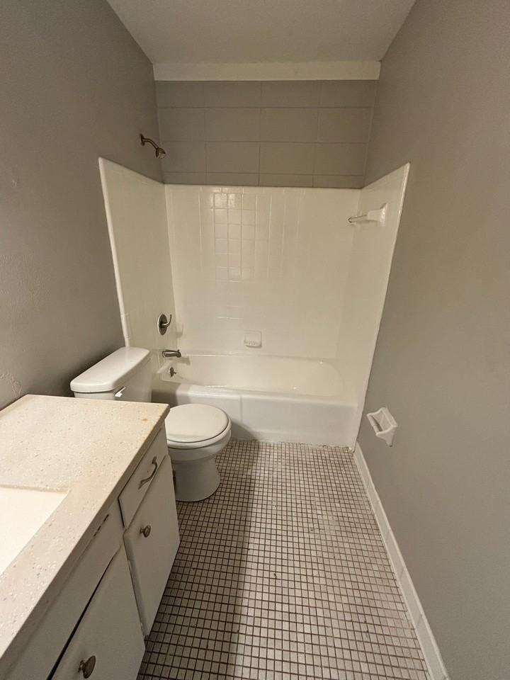 1632 Highland Street #10 - Photo 6 of 9