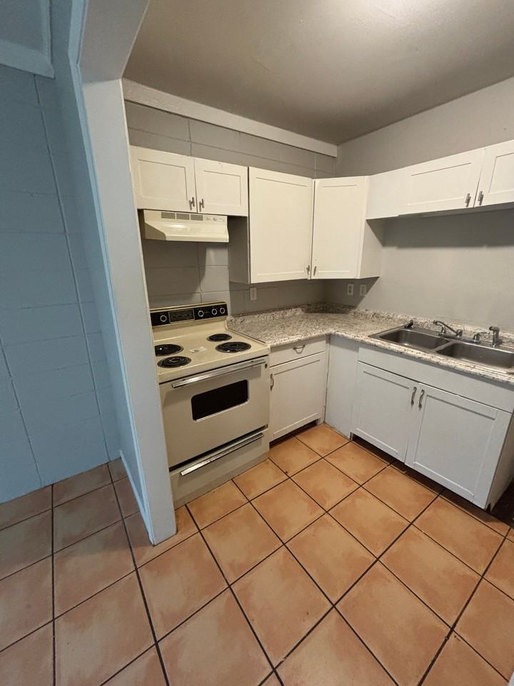 1632 Highland Street #10 - Photo 2 of 9