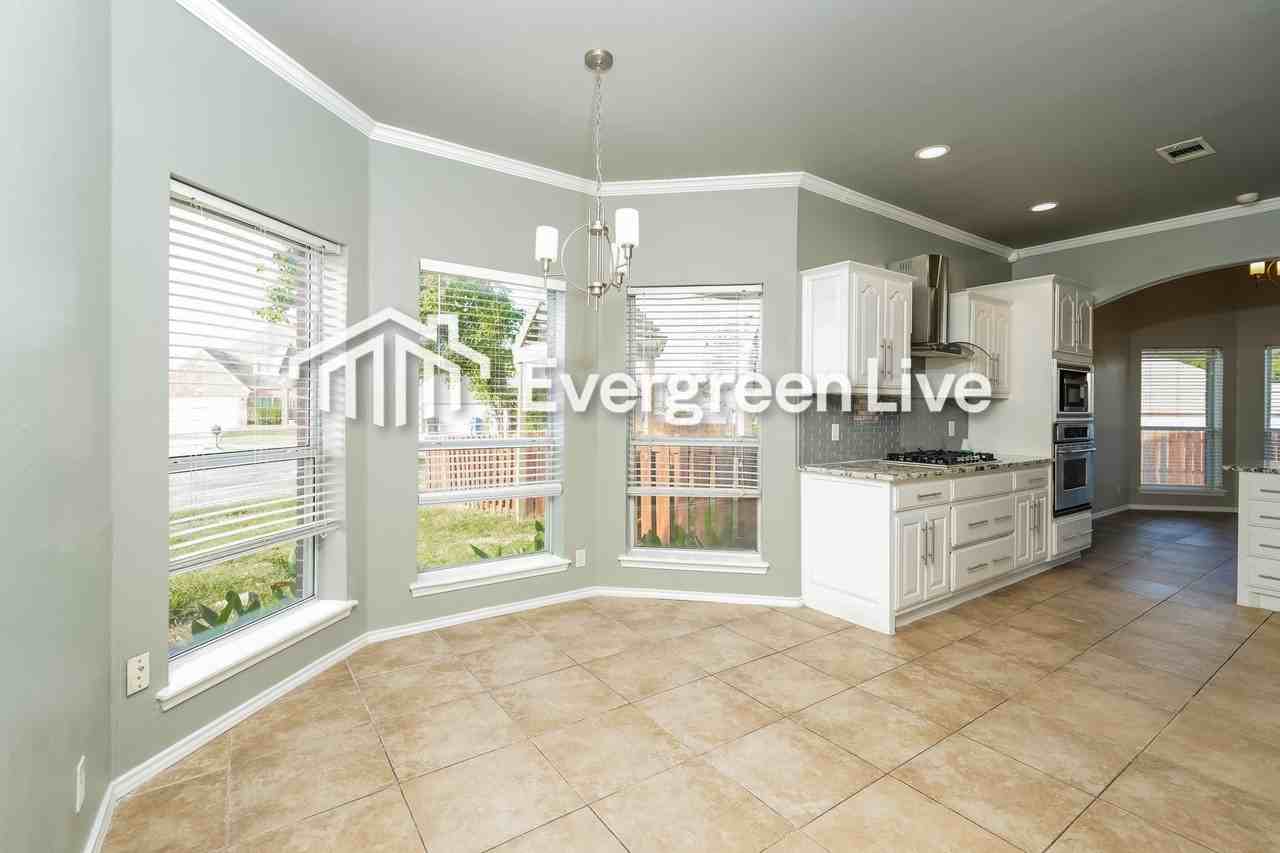 1212 E Canton St - Photo 6 of 21