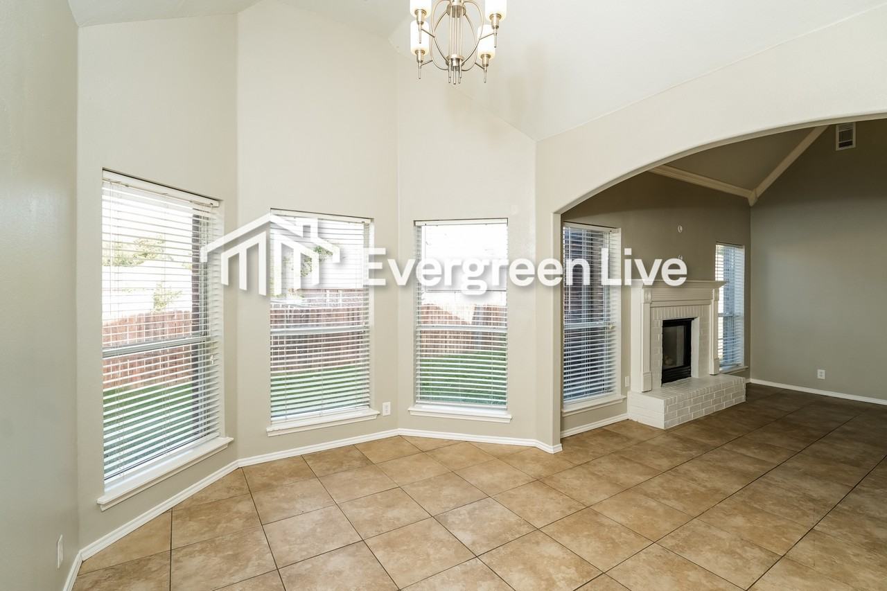 1212 E Canton St - Photo 7 of 21