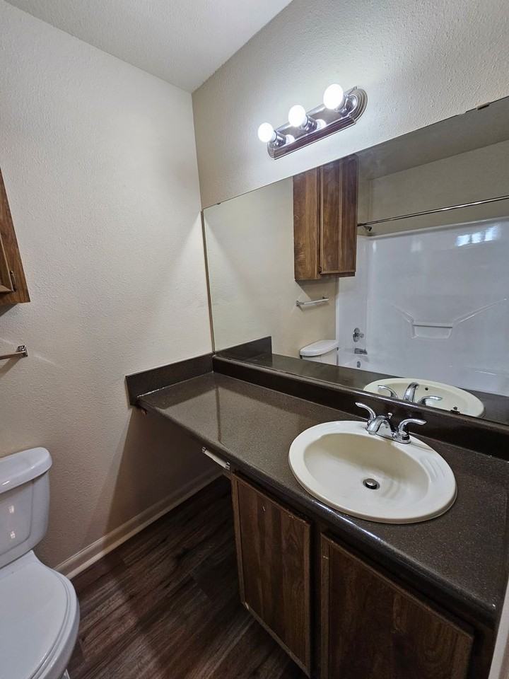 Hidden Valley Apartments - Photo 4 of 6