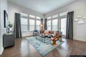 featured image of Cherry St & W 7th St #4110