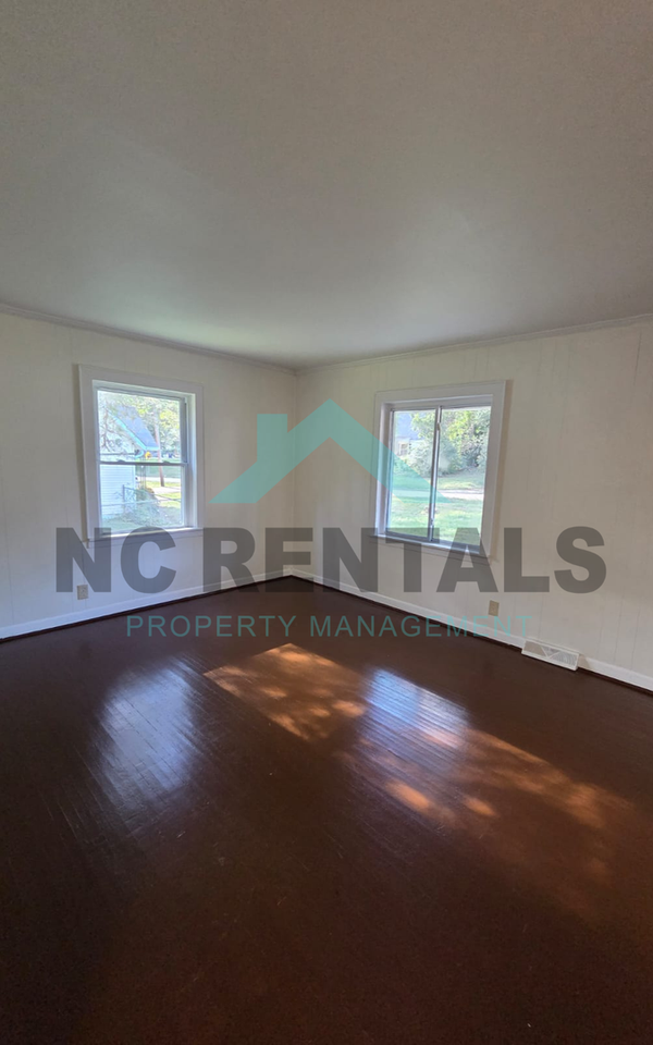 1012 Nancy Ln - Photo 2 of 29