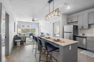 The Warren Apartments - Photo 1 of 1