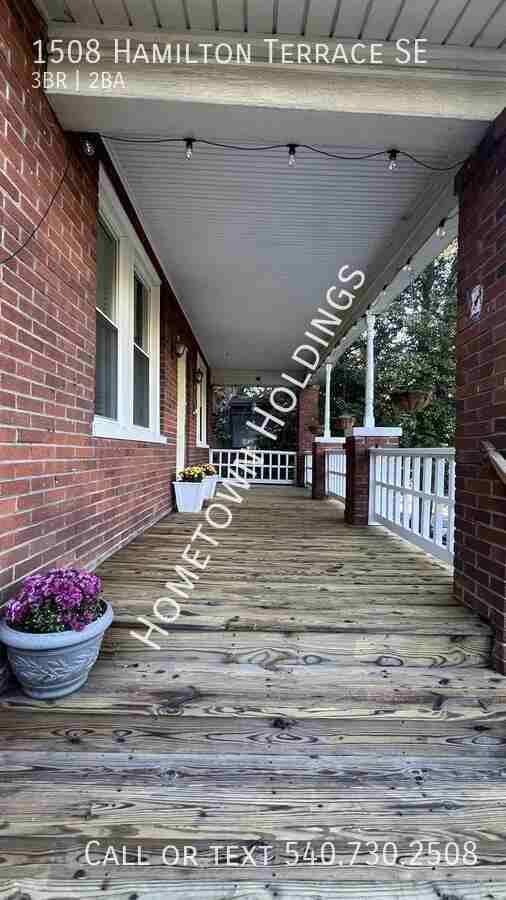 1508 Hamilton Ter Se - Photo 2 of 18