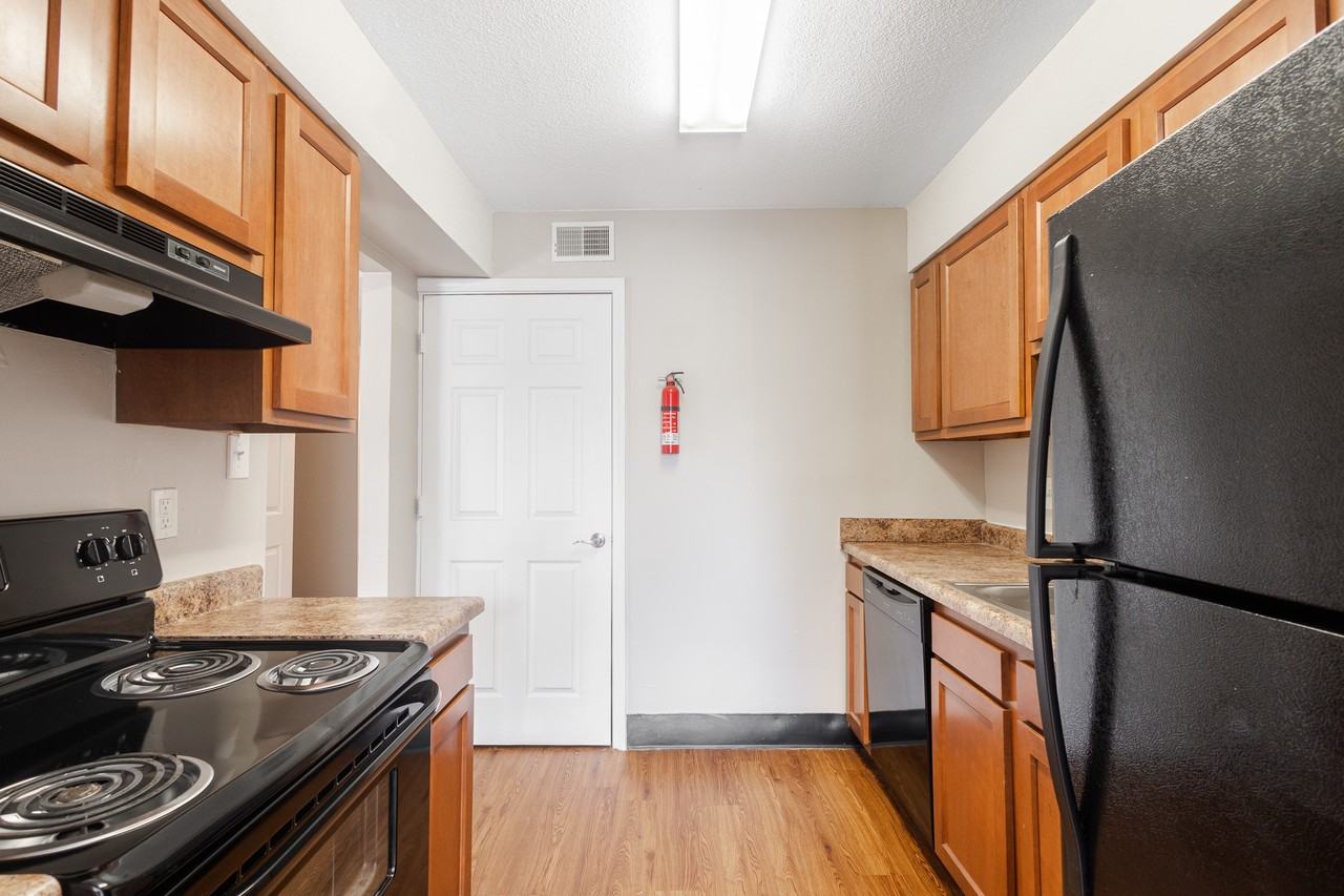 Bridgepointe Crossing - Photo 5 of 21