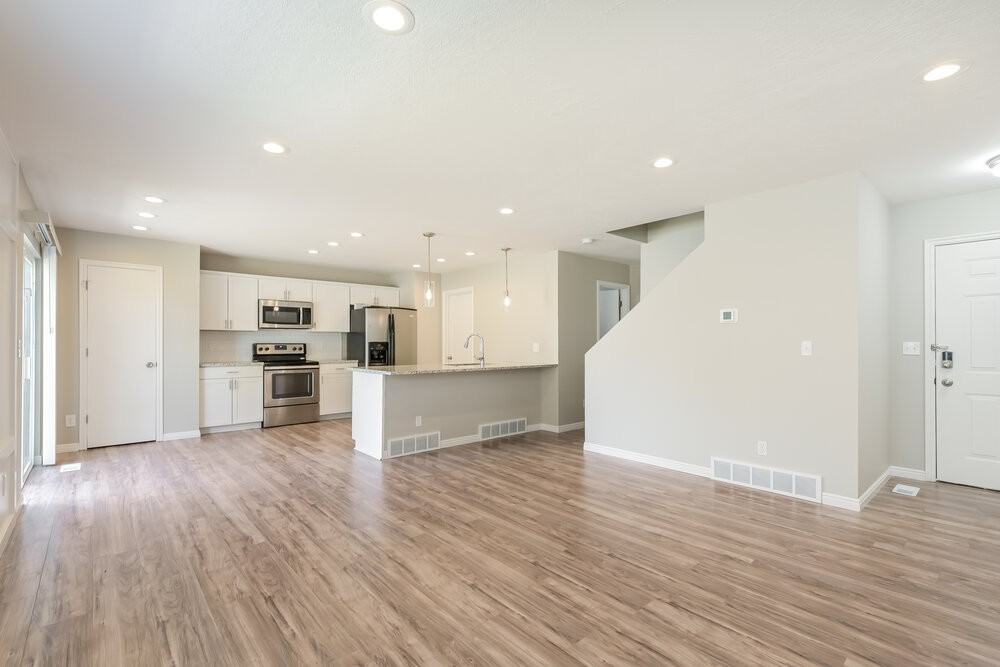 827 Flint St - Photo 4 of 16