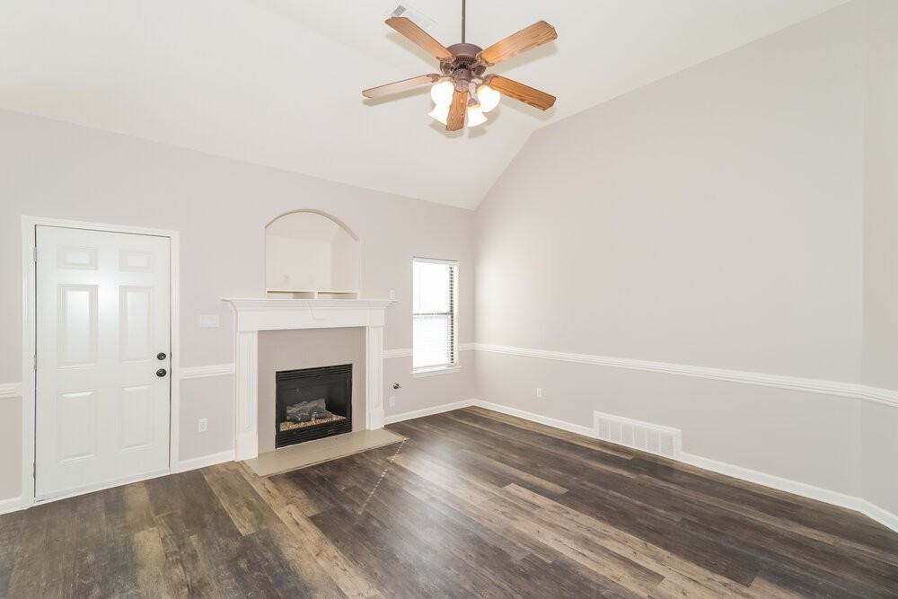 300 Garden Springs Drive - Photo 4 of 16