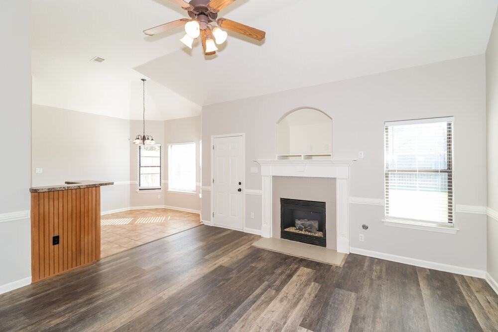 300 Garden Springs Drive - Photo 5 of 16