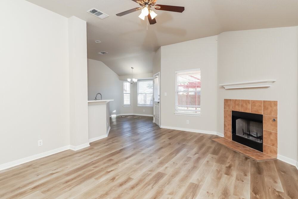 8423 Whitebrush - Photo 5 of 14