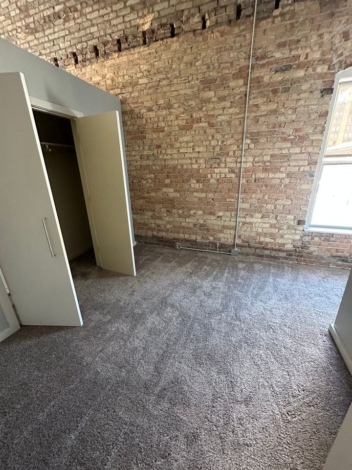 110 E. Allegan Lofts (Accord Management LLC) - Photo 3 of 5