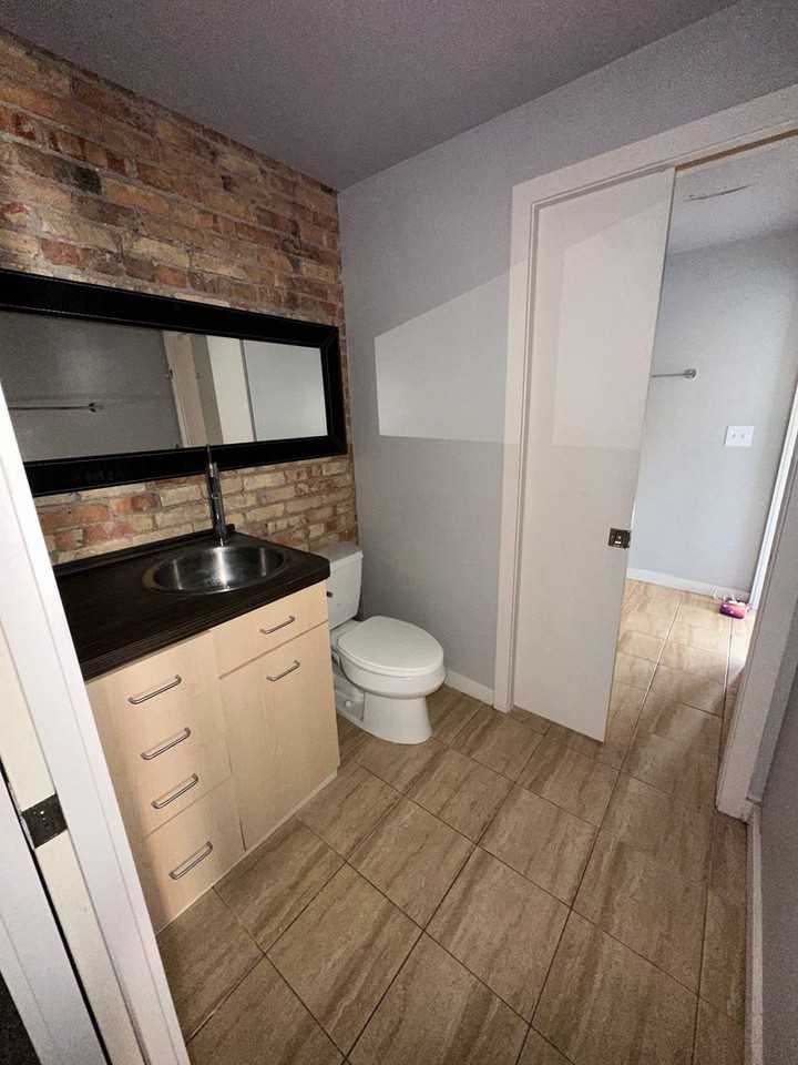 110 E. Allegan Lofts (Accord Management LLC) - Photo 4 of 5