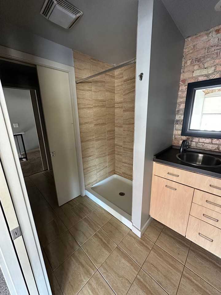 110 E. Allegan Lofts (Accord Management LLC) - Photo 5 of 5