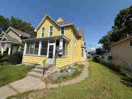 featured image of 347 4th Ave S #2