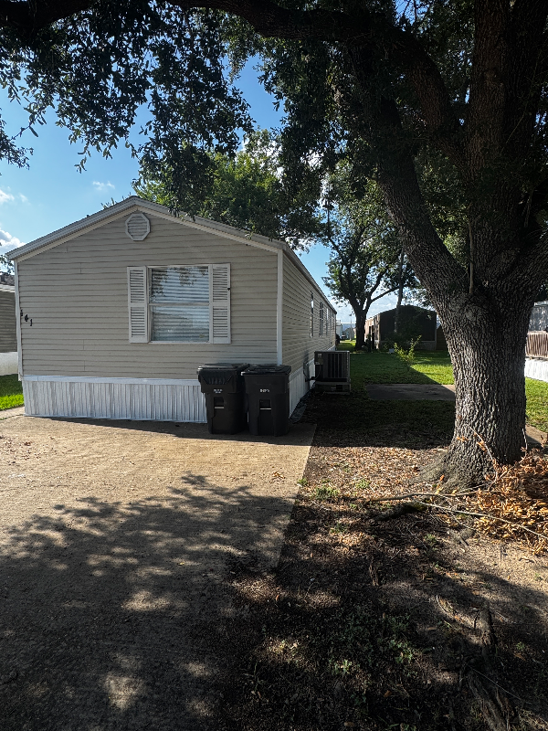 141 Fox Meadow Dr - Photo 2 of 13