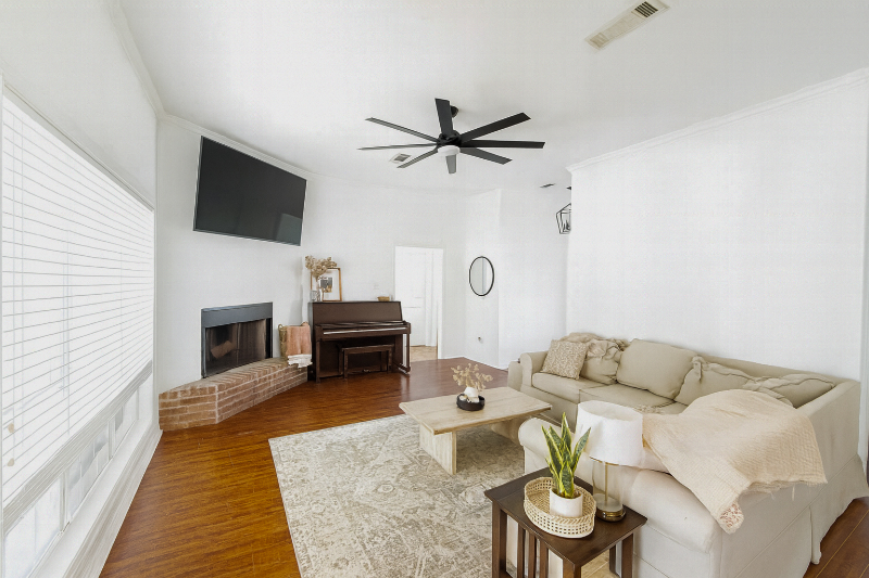 103 Sandhurst Cir - Photo 2 of 8