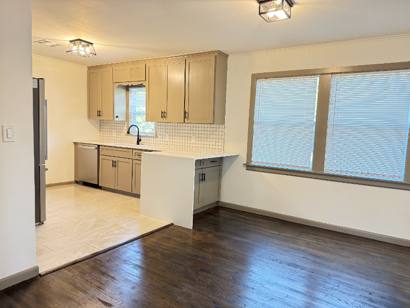 1819 S Irvington Ave - Photo 5 of 14