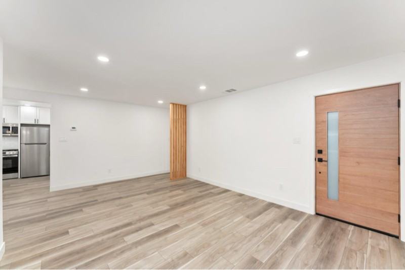 5370 Moddison Avenue - Photo 4 of 12