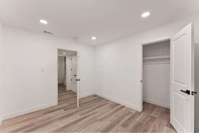 5370 Moddison Avenue - Photo 6 of 12