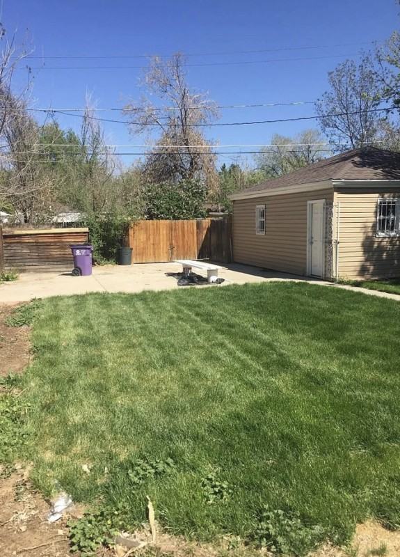 1920 Xanthia St - Photo 2 of 24