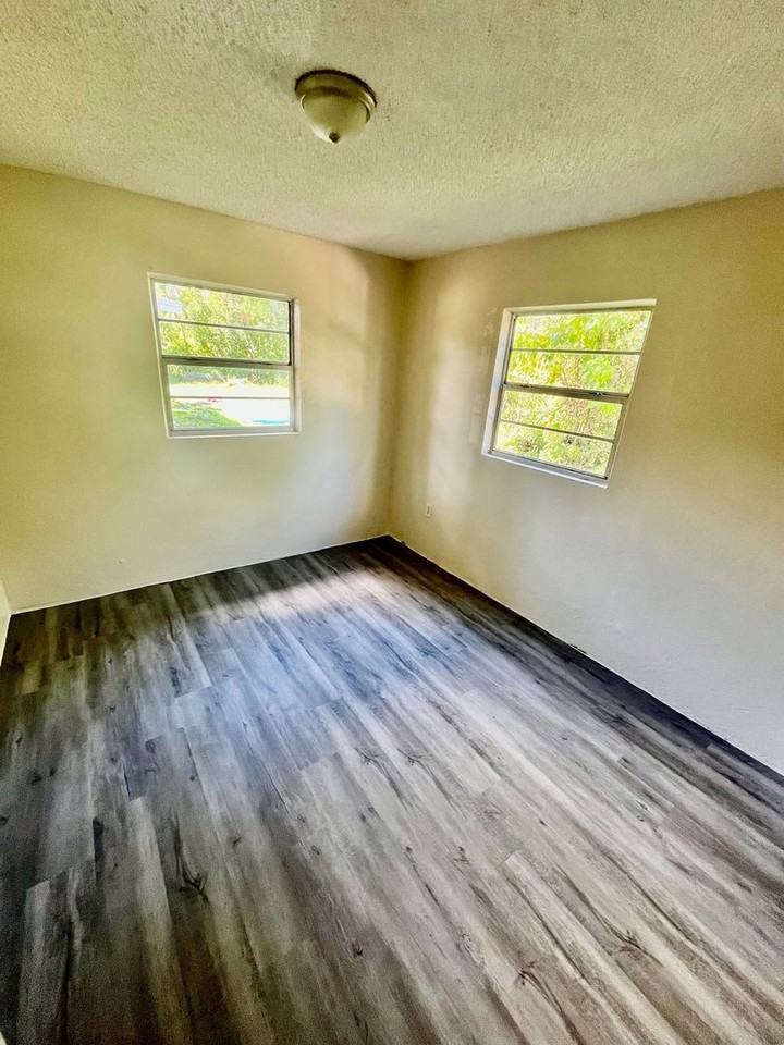 38329 Ferguson Avenue - Photo 7 of 8