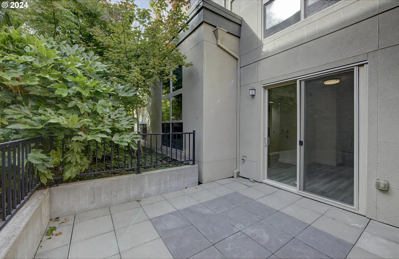 6267 Ne Carillion Dr #103 - Photo 3 of 18