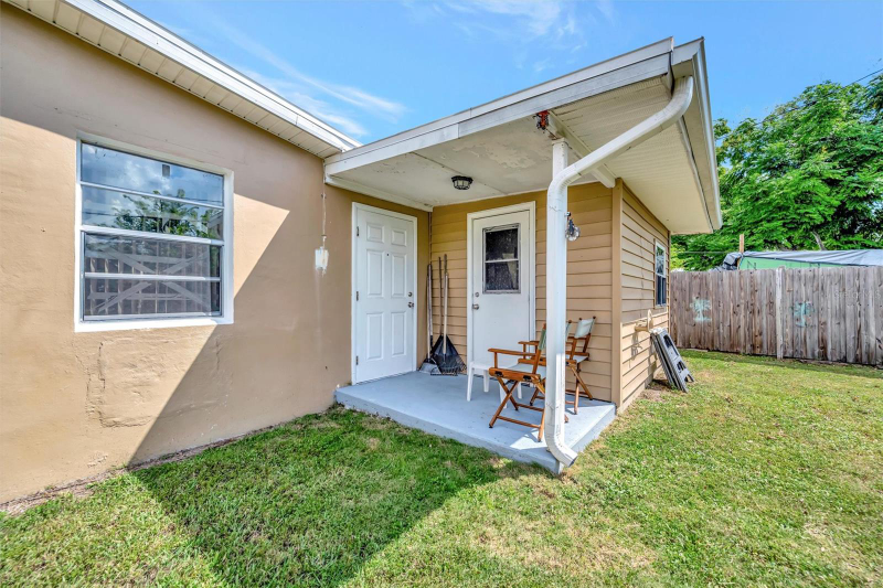 7959 Hyde Park Ave - Photo 5 of 20