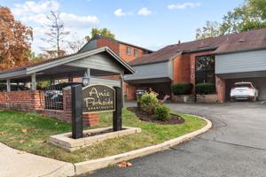 featured image of 439 W Jefferson Ave