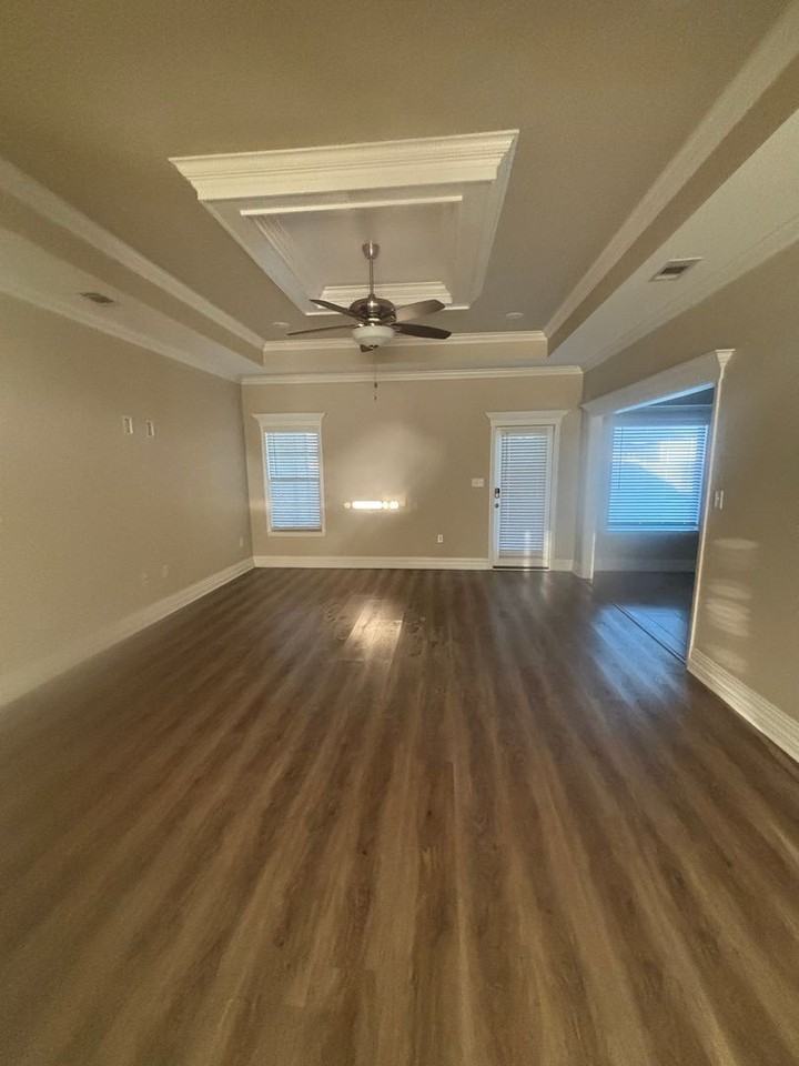 3941 Valiant Ct - Photo 5 of 29